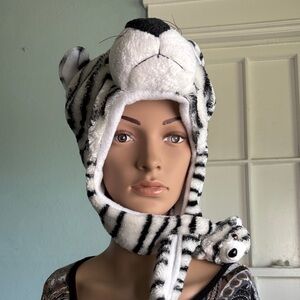 White and Black Siberian Tiger Plush Animal Hat
